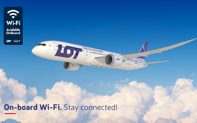 LOT Polish unveils first Dreamliner with Wi-Fi on board